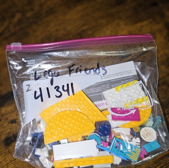 Lego Friends Andrea's Bedroom RETIRED SET 41341 - Picture 4 of 4